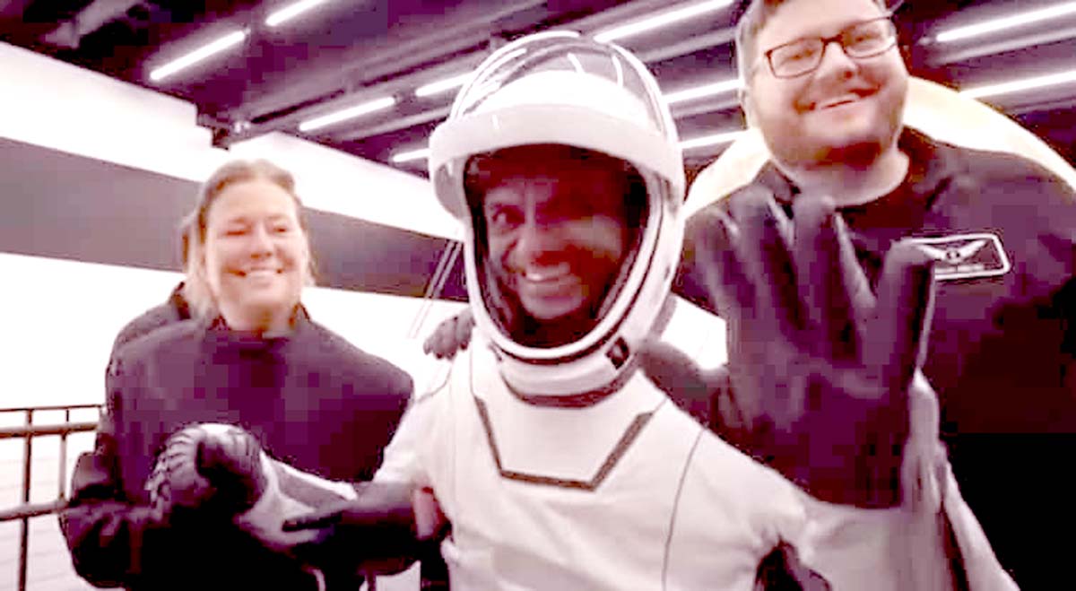 A smile of pride on his face... First picture of Shubhanshu Shukla, who returned from space, has surfaced.